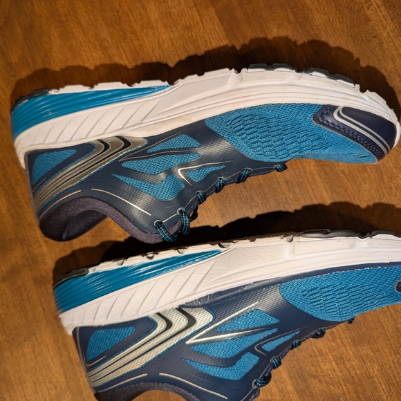 Avia Blue and White Athletic Shoes - Picture 10 of 11